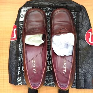GUC Sz 6 ALDO oxblood leather heeled oxfords